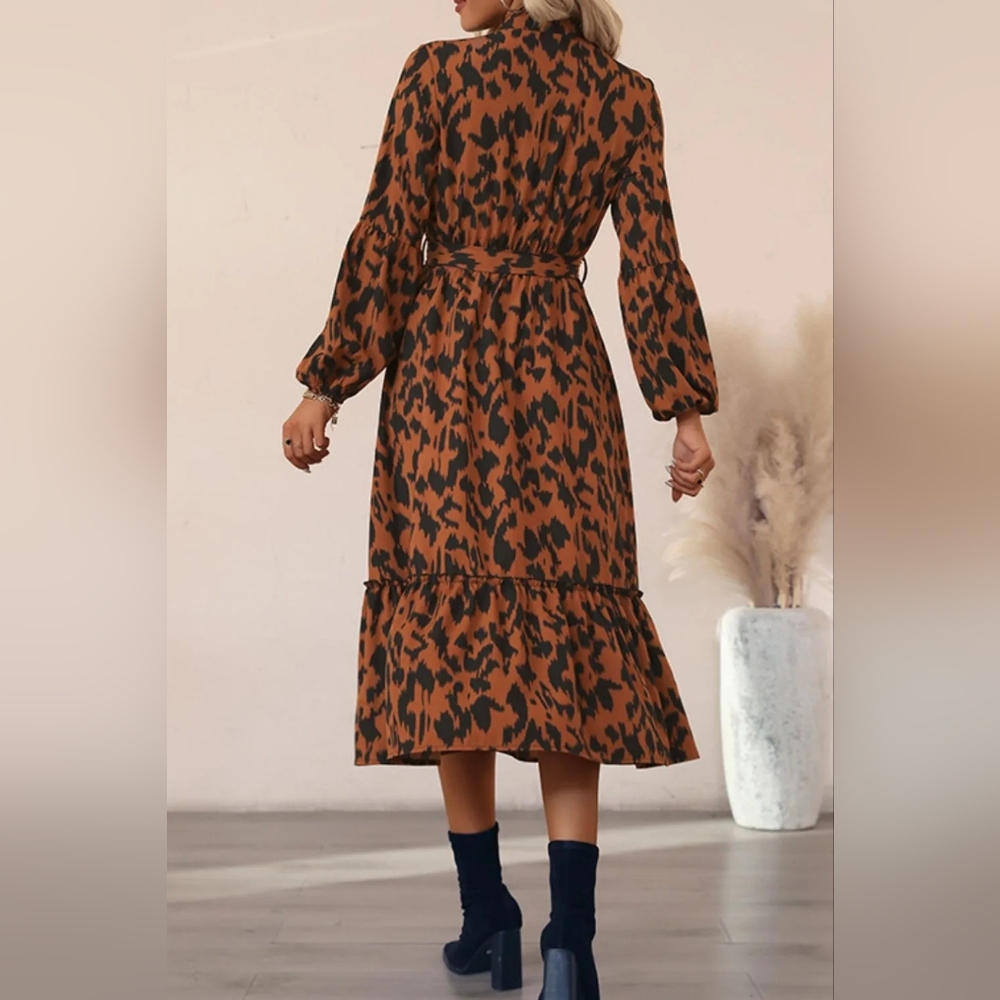 NWT - Boutique - Bubble Sleeve Animal Print Buttoned Midi Shirt Dress - Size M - Picture 2 of 7